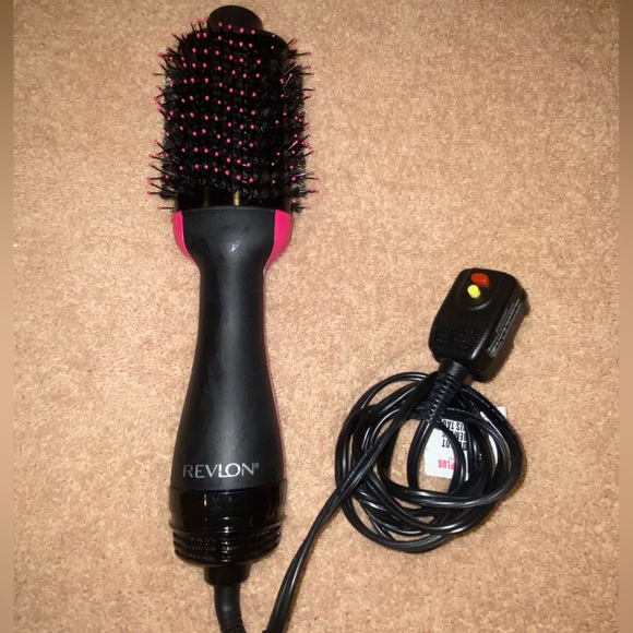 Revlon Hair Brush - Gently used & Perfect condition - Picture 1 of 4